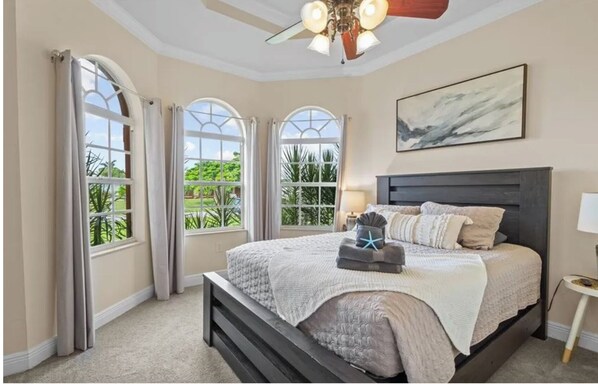 5 bedrooms, travel cot, free WiFi, bed sheets - Spacious 5-bedroom house with WiFi, AC in delightful Cape Coral (Cape Coral)