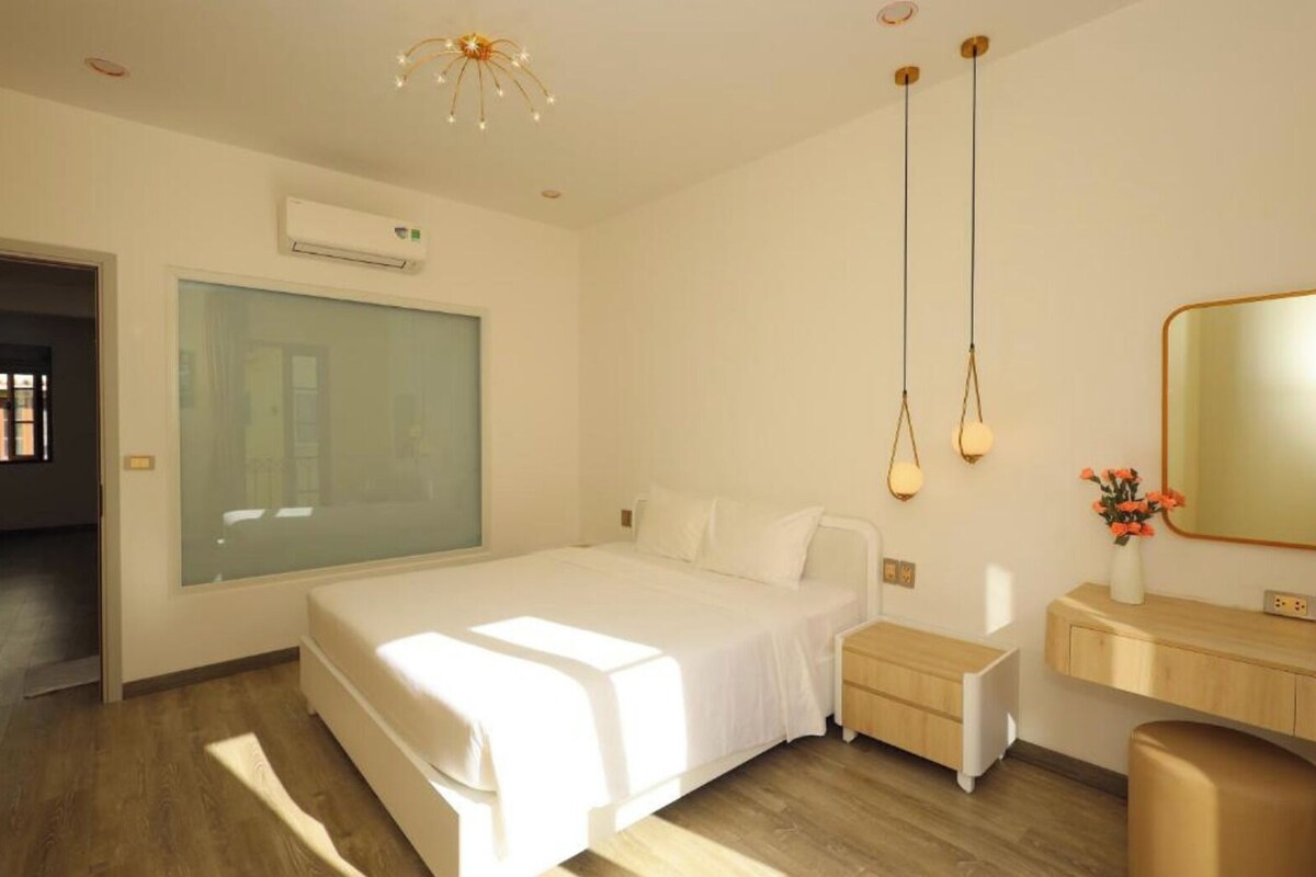Deluxe-Apartment, Stadtblick | Hochwertige Bettwaren, Betten mit Memory-Foam-Matratzen, Minibar