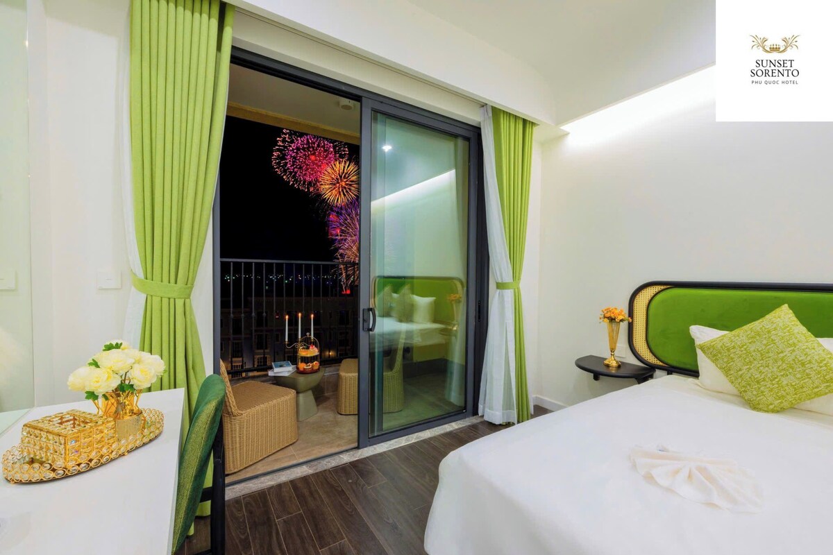 Suite | Hochwertige Bettwaren, Betten mit Memory-Foam-Matratzen, Minibar