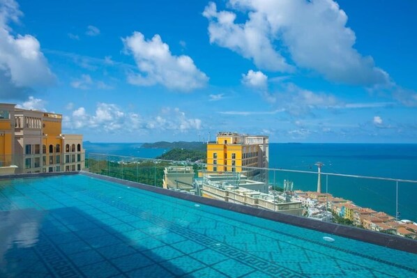 Outdoor pool - Sunset Sorrento Phu Quoc (An thoi)