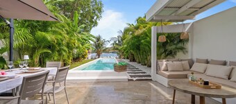 Casa Blanca - Four Bedroom Villa, Sleeps 8