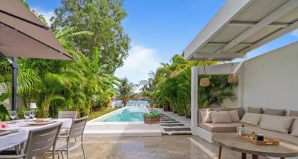 Casa Blanca - Four Bedroom Villa, Sleeps 8
