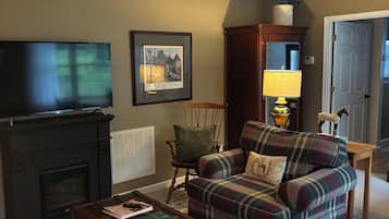 Smart TV, fireplace