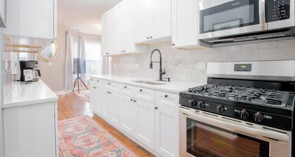 Cozy 3-bedroom condo near University of Chicago