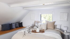 1 Schlafzimmer, Schreibtisch, Bügeleisen/Bügelbrett, Reisekinderbett