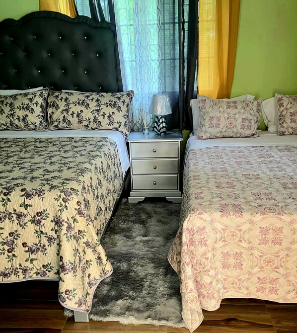 2 habitaciones, tabla de planchar con plancha y wifi gratis 