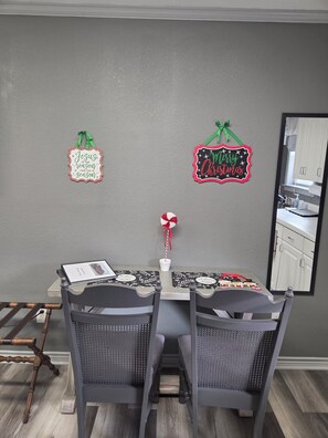 Interior - Cozy with Local Airport View (Mineola)