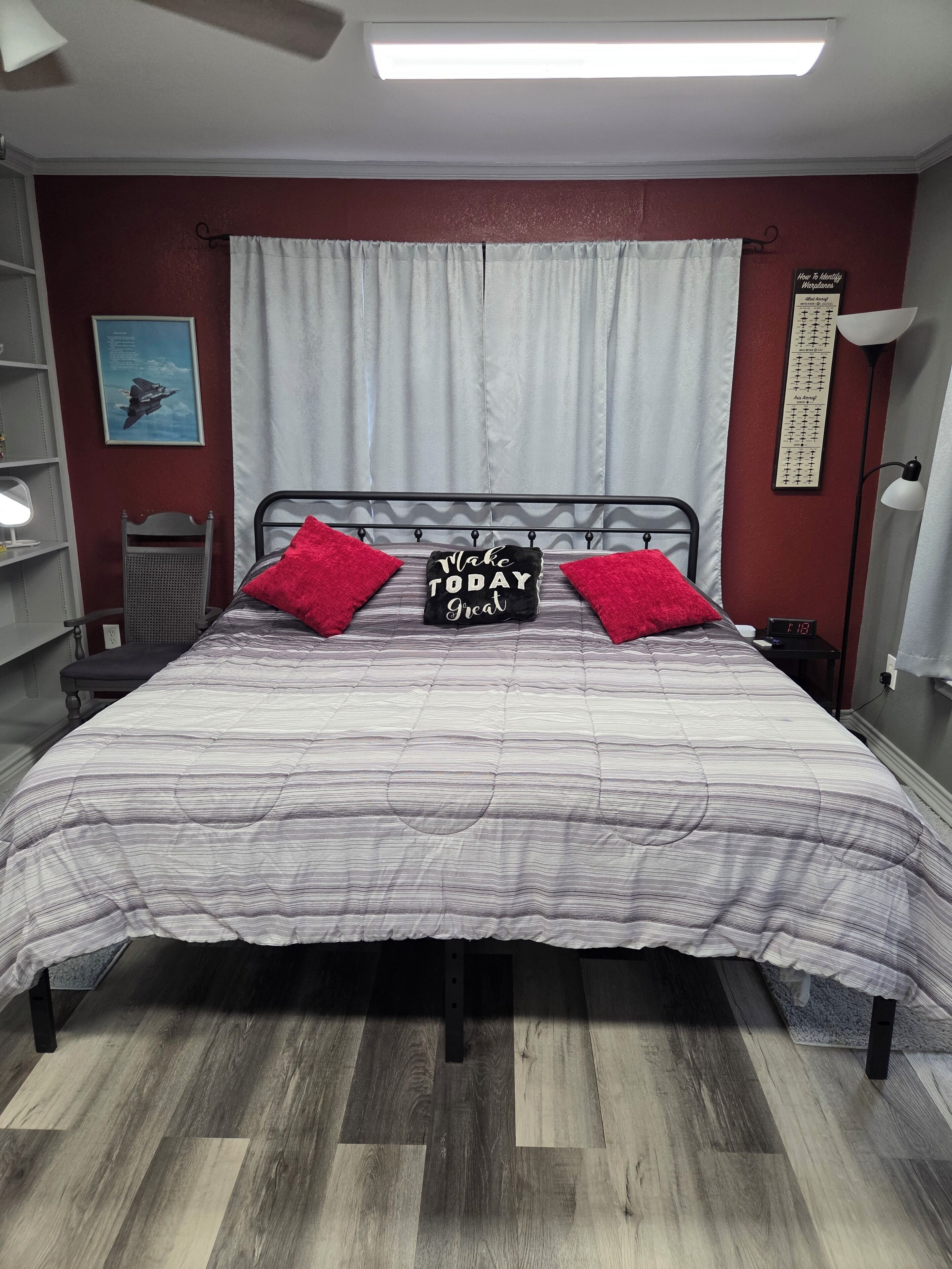 1 habitación, tabla de planchar con plancha, wifi gratis y ropa de cama 