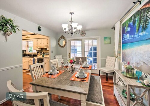 Relaxing 5-Bedroom Getaway with Saltwater Pool & Game Room Close to Hershey