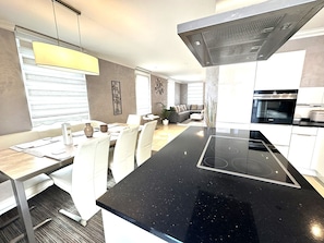 Fridge, microwave, oven, stovetop - My apartment, City Garden, terrace, air conditioning, 6 persons (Frankenthal)
