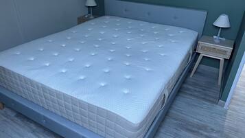 3 chambres, fer et planche à repasser, Wi-Fi, draps fournis