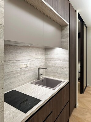 Private kitchen - Ariadne Luxurious Apartment at Kolonaki (Athens)