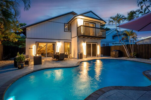 "Dazzling Delray": A Bright and Inviting Coastal Retreat with Pool
