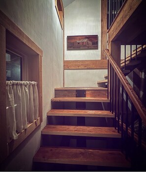 Interior - Charming and secluded 3-bedroom house in beautiful Townshend, Vermont with WiFi (Townshend)