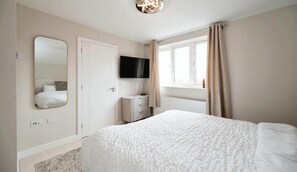 3 chambres, fer et planche à repasser, Wi-Fi, literie fournie