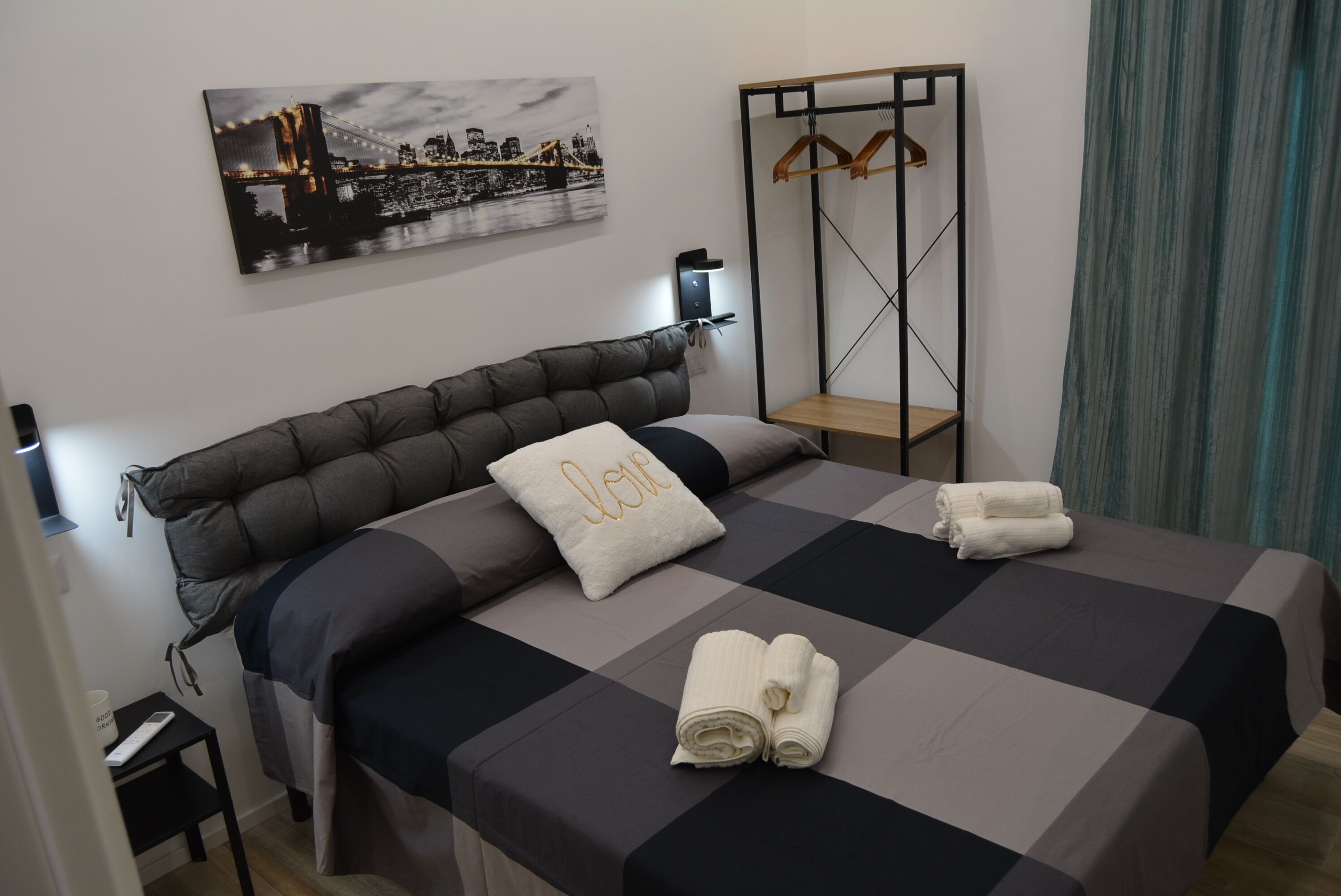 2 habitaciones, tabla de planchar con plancha, wifi y ropa de cama 