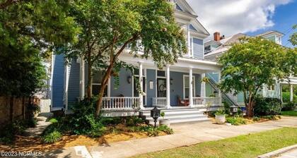 Downtown Blue Manor 2