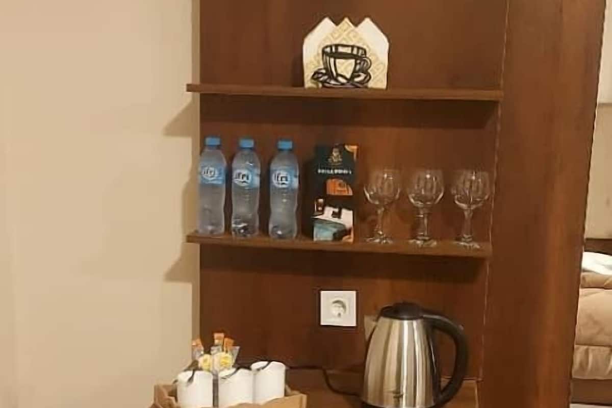 In-room safe, desk, soundproofing, WiFi (free)