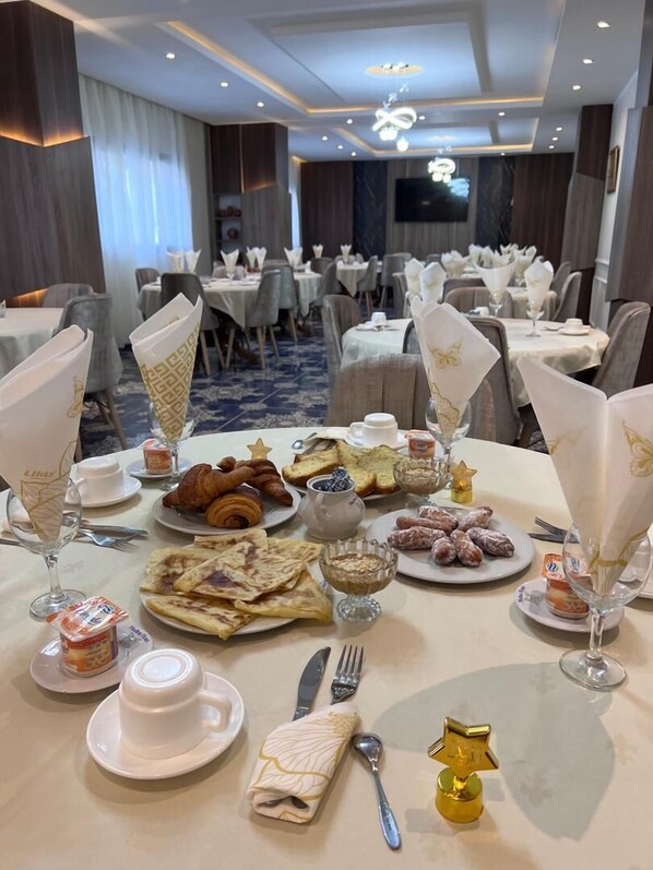 Petit déjeuner buffet compris tous les jours