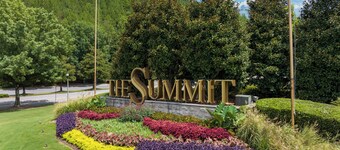 Heights Brands by Oasis - Condo Uno - the best of Birmingham - charming home