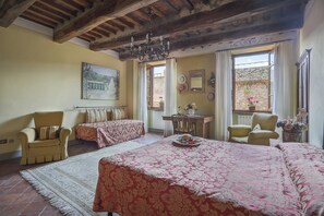 1 bedroom, free WiFi, bed sheets - Room 'Cannella Triple  - Ground Floor' with Shared Terrace and Wi-Fi (Montecarlo)