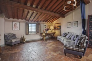 Interior - Room 'Grand Suite Peperosa - Second Floor' with Shared Terrace and Wi-Fi (Montecarlo)