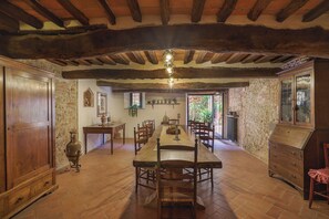 Dining - Room 'Grand Suite Peperosa - Second Floor' with Shared Terrace and Wi-Fi (Montecarlo)