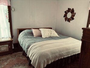 4 bedrooms, bed sheets