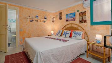 2 bedrooms, iron/ironing board, bed sheets