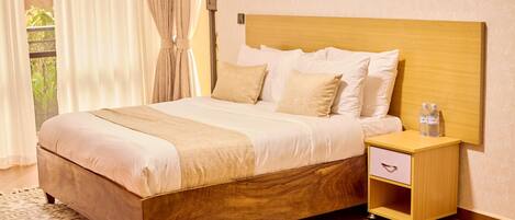 2 عدّة غرف نوم ومكواة/لوح كي وواي فاي وملاءات أسرّة