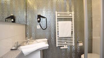 Business Double Room, Private Bathroom, Mountain View | Bathroom | Hair dryer, towels, soap, shampoo