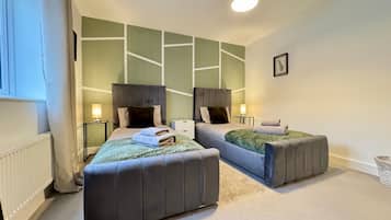 2 bedrooms, iron/ironing board, free WiFi, bed sheets