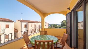 屋外ダイニングエリア