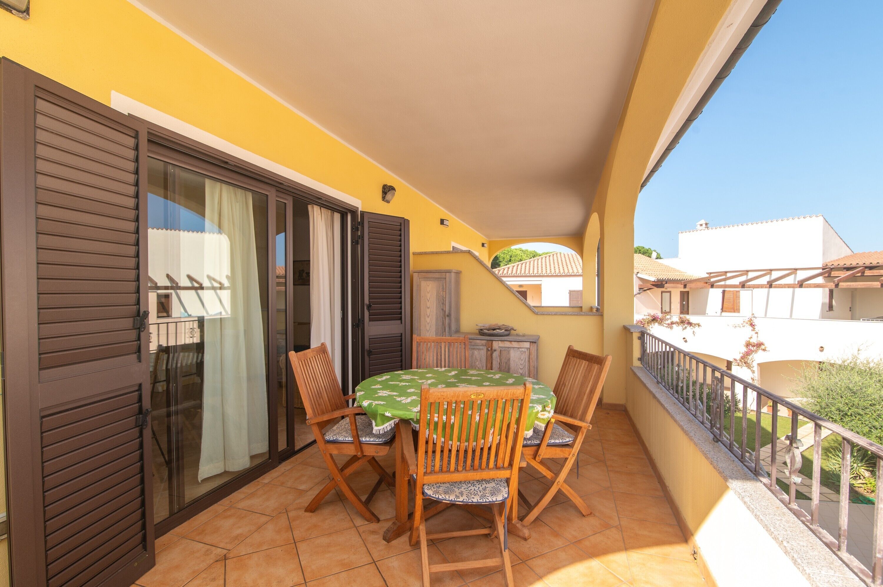 屋外ダイニングエリア