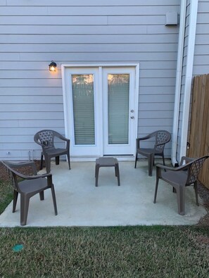 Terrace/patio - New Charming 3-bedroom/2.5 bathroom house in Metro Atlanta area (Decatur)