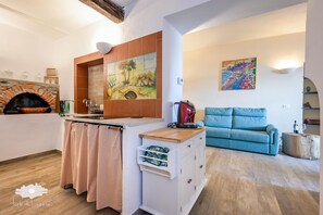 Interior - Apartment 'Pieds Dans L'eau' with Private Terrace and Wi-Fi (Bogliasco)