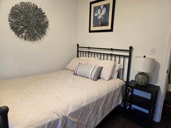 1 bedroom, WiFi, bed sheets