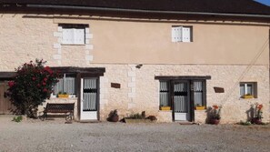 Exterior - Charming House 'Gite XL 8 with Private Pool, Terrace near Lascaux Caves (Fossemagne)