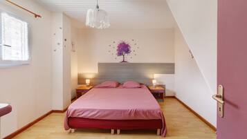3 Schlafzimmer, Bügeleisen/Bügelbrett