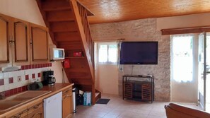 Interior - Charming House 'Gite XL 8 with Private Pool, Terrace near Lascaux Caves (Fossemagne)