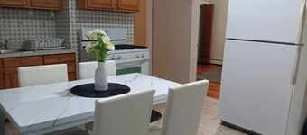 The Town-Suite at Wanskuck NEW 2-BR APT Parking