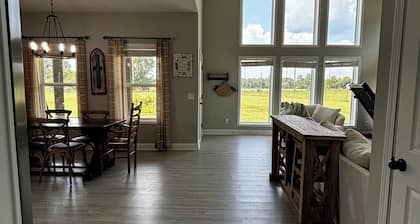Farmhouse with pond in Berry, only 36 miles from Bryant-Denny Stadium!