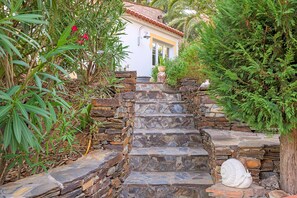 Property grounds - Holiday Home 'Selão Da Eira Velha' with Lake View, Shared Pool and Wi-Fi (São Teotónio)