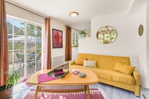 Televisión y chimenea 