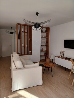 Bøger, stereoanlæg