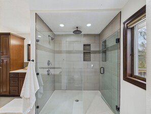 Dusche, Handtücher, Seife, Shampoo