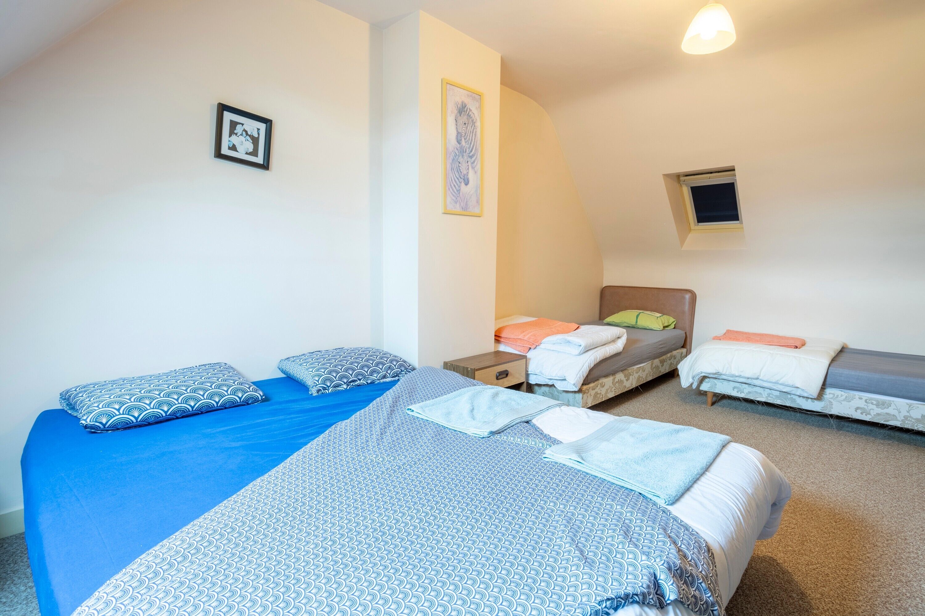 3 bedrooms, iron/ironing board, free WiFi, bed sheets