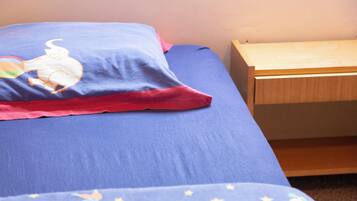 3 bedrooms, iron/ironing board, free WiFi, bed sheets