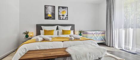 3 Schlafzimmer, Schreibtisch, BĂŒgeleisen/BĂŒgelbrett, WLAN