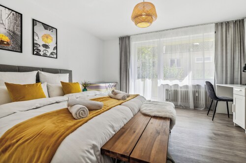 Comfort apartment in Homburg - close to the university - 3 bedrooms - parking lot - bathtub - WLAN